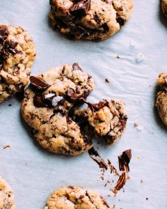 Galletas Crujientes de Chía, Nuez y Canela (Sin Harina)